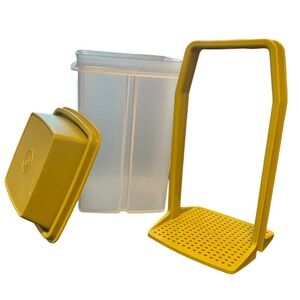 Tupperware 2 Qt. Pickle Keeper Pic-A-Deli Avocado Green 1562-2